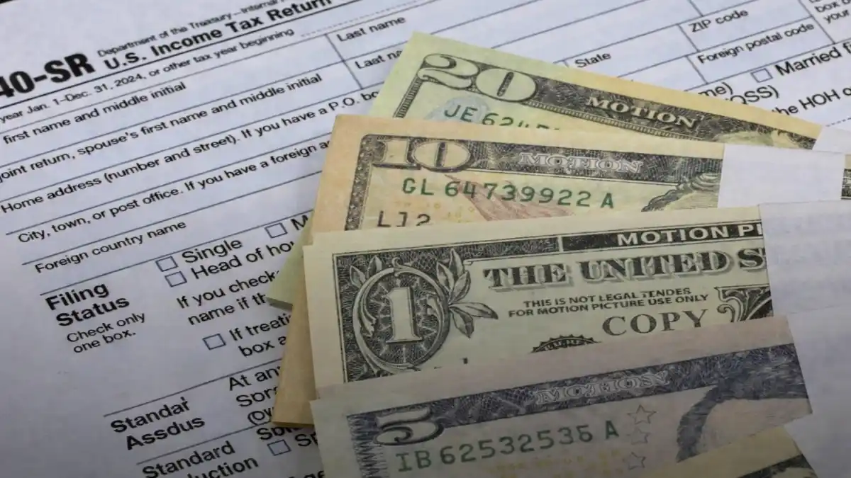 bigger tax refund tips, how to increase tax refund, tax season refund guide, maximize IRS refund, tax deductions and credits, bigger refund this year, tax saving tips USA, how to get more tax money back, tax refund strategies, smart tax filing tips, increase tax return legally, tax refund planning, personal finance tax tips, tax season advice